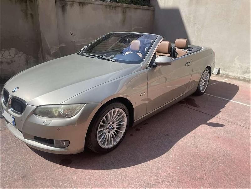 Usata BMW 320 Cabriolet 177 CV (130 kW) 2009 Cabrio
