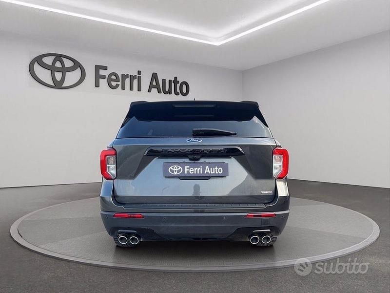 Usata Ford Explorer ST-Line 457 CV (336 kW) 2020 Grigio SUV