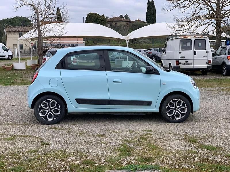 Usata Renault Twingo Equilibre 60 kW (82 CV) 2023 Blu/azzurro Utilitaria