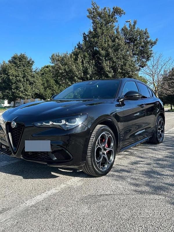 Usata Alfa Romeo Stelvio Veloce 210 CV (154 kW) 2024 Nero SUV