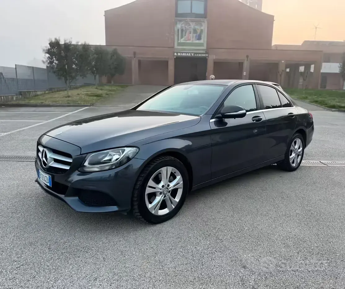 Begagnad Mercedes C180 116 HK (85 kW) 2015 Grå Sedan