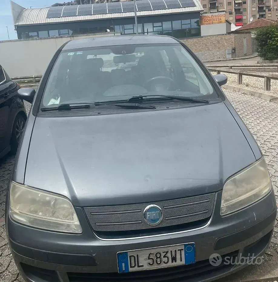 Usata Fiat Idea 90 CV (66 kW) 2007 Grigio Monovolume