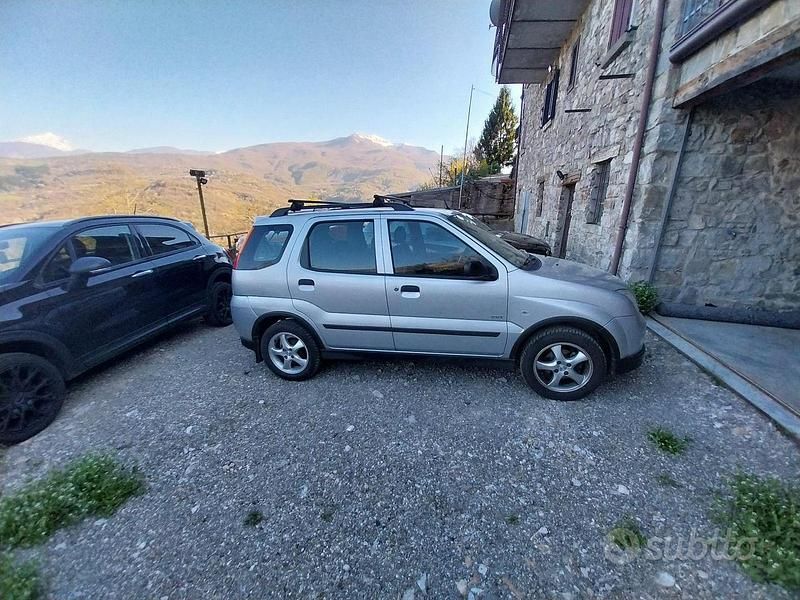 Usata Suzuki Ignis 99 CV (72 kW) 2005 Utilitaria