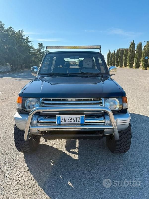 Blu/azzurro Usata 1995 Mitsubishi Pajero Comfort Edition SUV | 11.000 € - Immagine 1/4