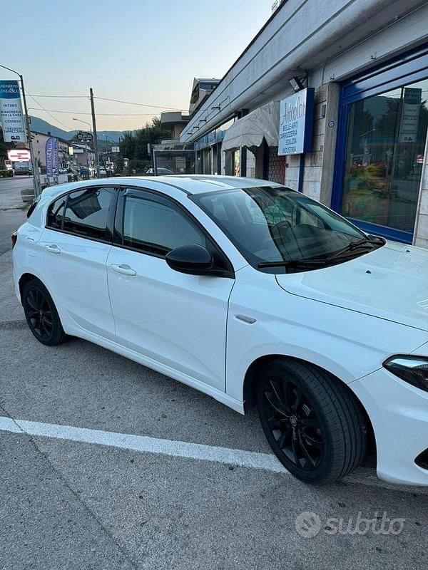 Usata Fiat Tipo 120 CV (88 kW) 2018 Bianco Berlina
