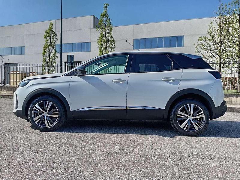 Usata Peugeot 3008 Allure 131 CV (96 kW) 2022 Bianco SUV