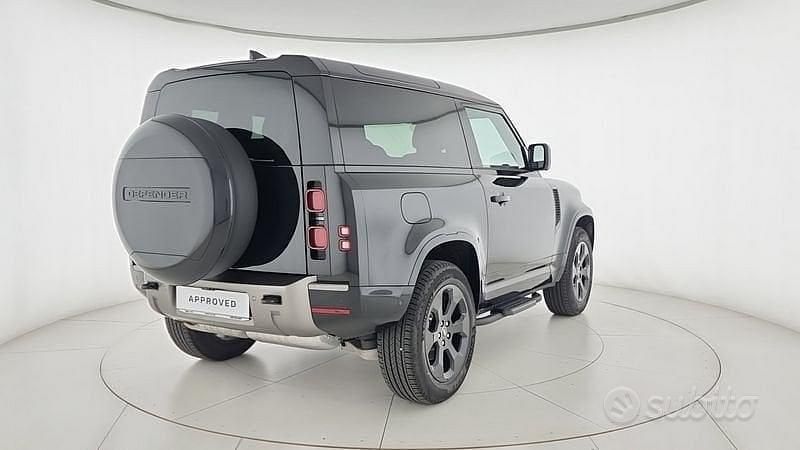 Usata Land Rover Defender SE Dynamic 200 CV (147 kW) 2025 Nero SUV