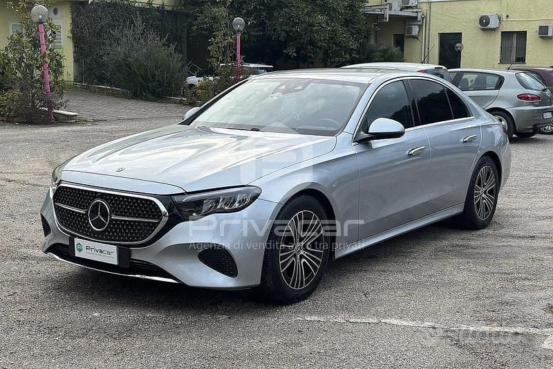 Usata Mercedes E220 Advanced 197 CV (144 kW) 2024 Grigio Berlina