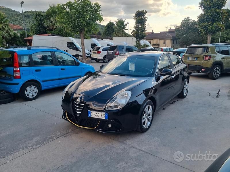 Usata Alfa Romeo Giulietta Distinctive 105 CV (77 kW) 2011 Nero Utilitaria