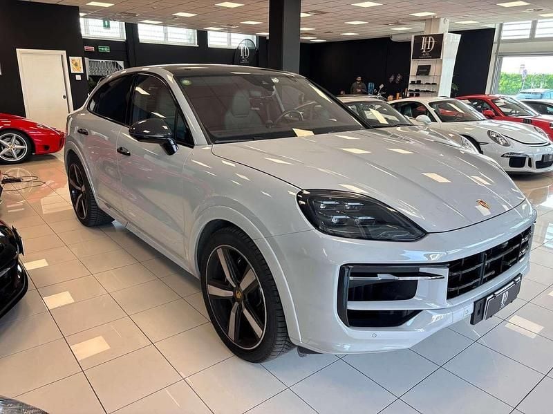 Usata Porsche Cayenne Coupe 354 CV (260 kW) 2024 Gesso Coupé