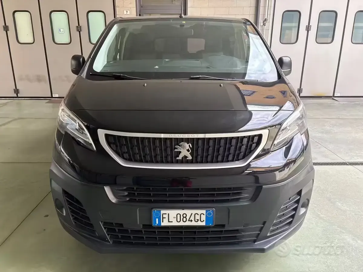 Usata Peugeot Traveller Active 116 CV (85 kW) 2017 Nero Monovolume