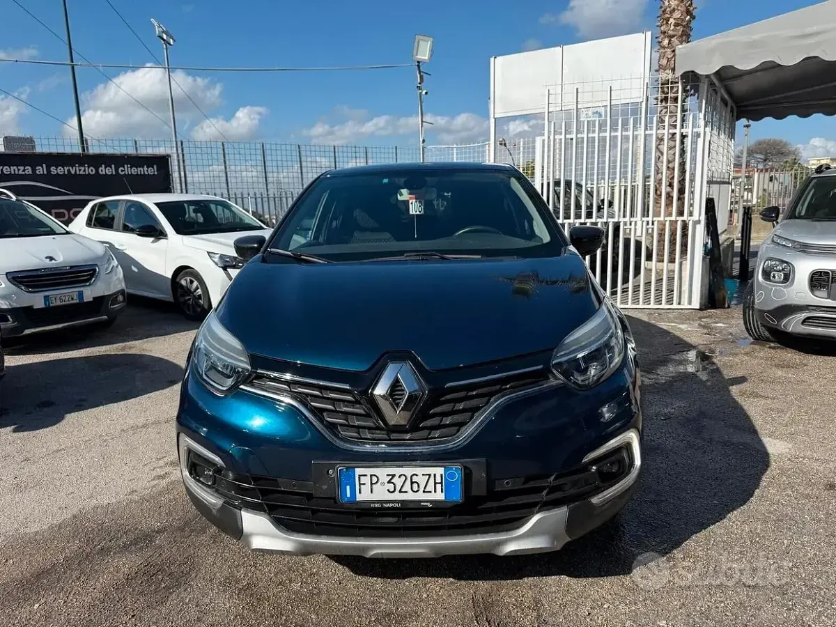 Usata Renault Captur LE 110 CV (80 kW) 2018 Verde SUV