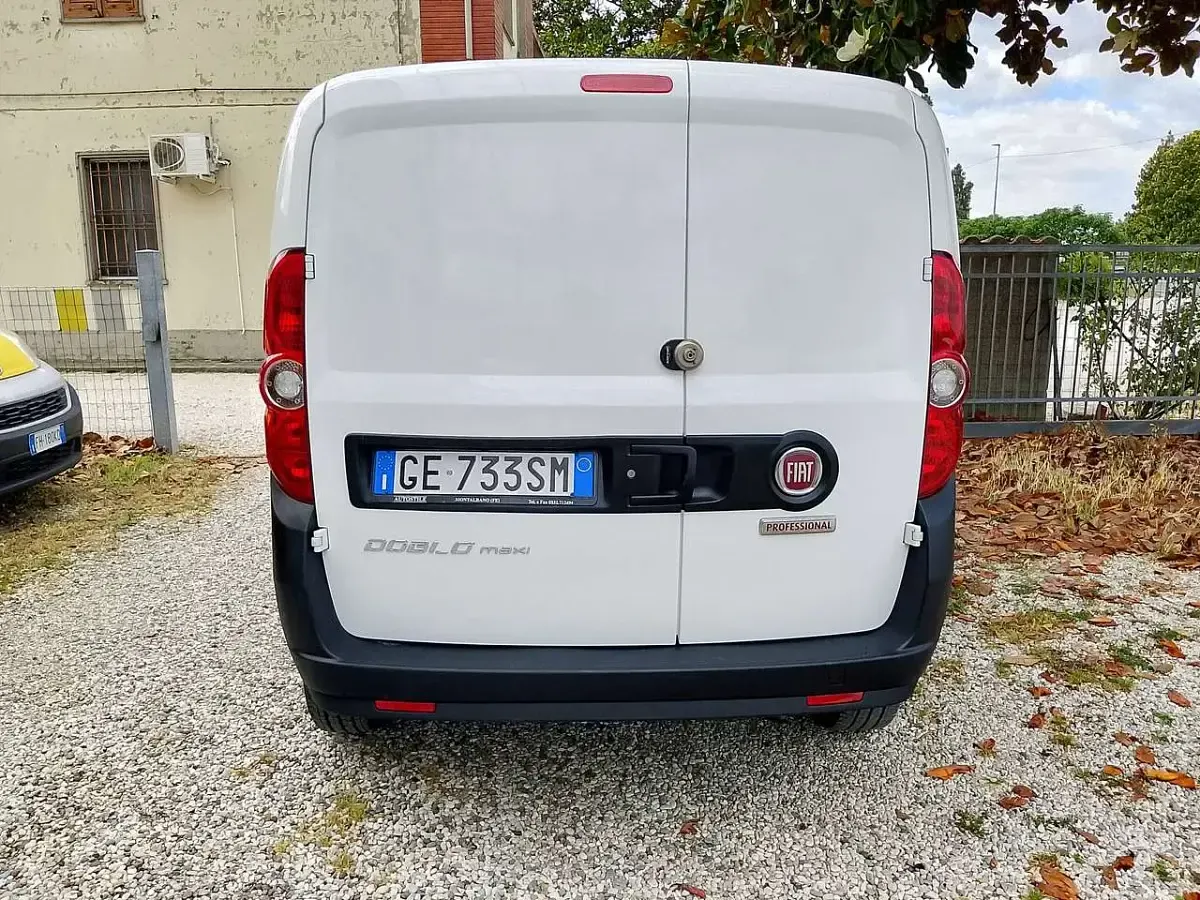 Usata Fiat Doblò Business 105 CV (77 kW) 2021 Bianco Monovolume