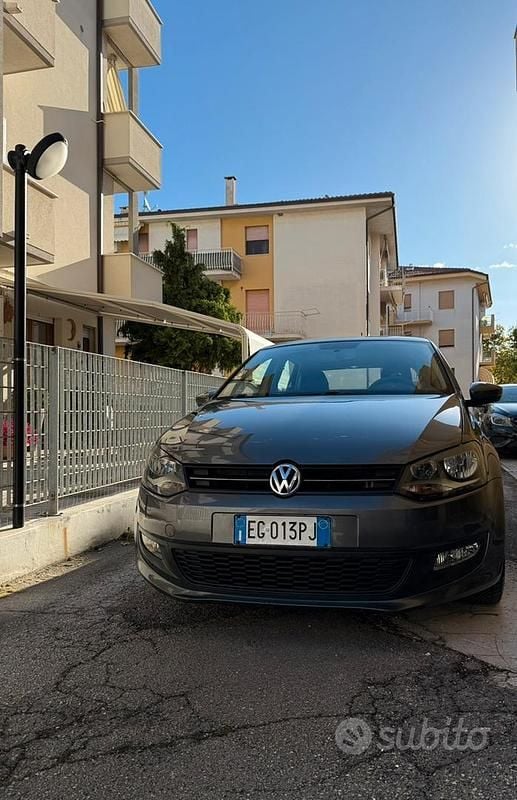 Usata VW Polo 75 CV (55 kW) 2011 Grigio Utilitaria