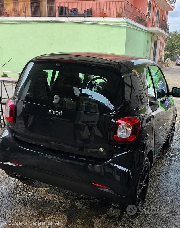 Usata Smart ForFour 71 CV (52 kW) 2016 Nero Utilitaria