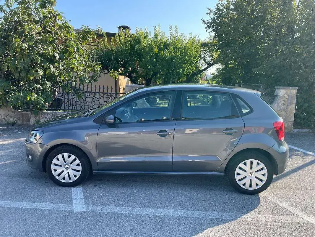 Usata VW Polo Comfortline 69 CV (50 kW) 2011 Grigio Utilitaria
