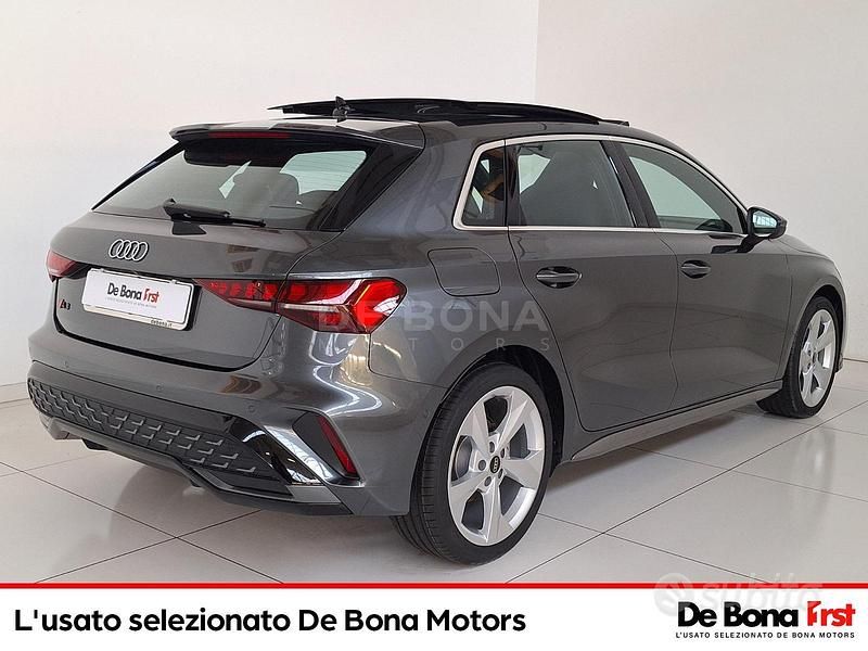 Usata Audi A3 S-Line 150 CV (110 kW) 2024 Grey daytona Berlina