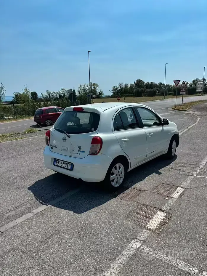 Usata Nissan Micra 80 CV (58 kW) 2012 Bianco Utilitaria