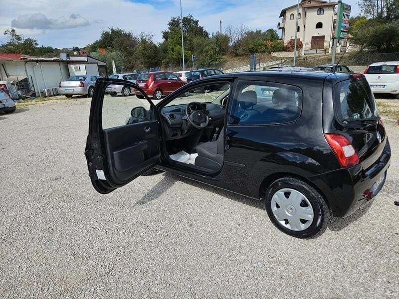 Usata Renault Twingo LE 75 CV (55 kW) 2008 Nero Utilitaria