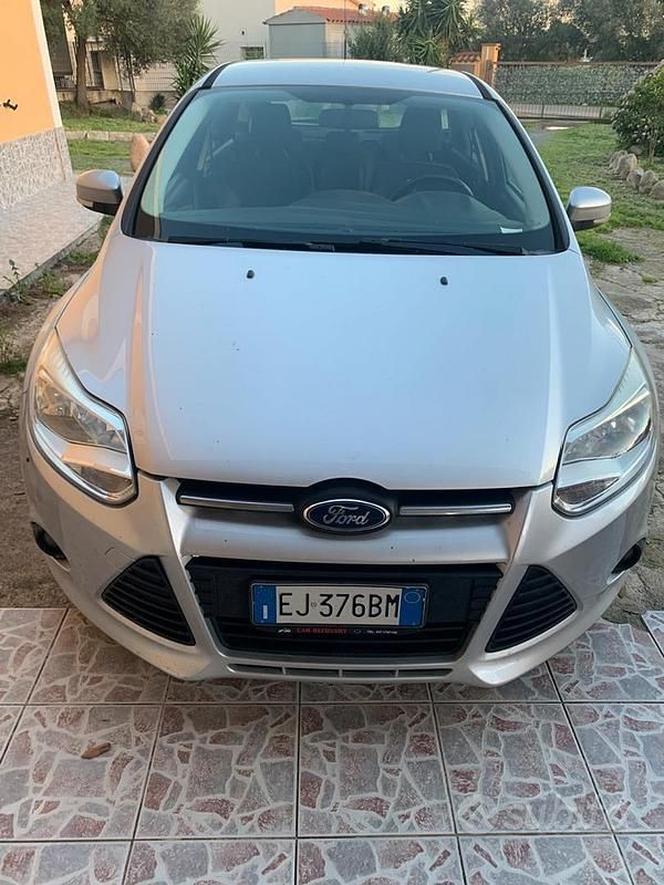 Usata Ford Focus 125 CV (91 kW) 2011 Grigio Berlina