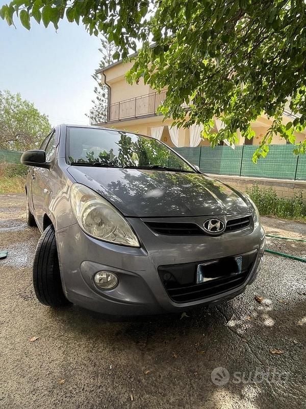 Usata Hyundai i20 78 CV (57 kW) 2009 Grigio Utilitaria