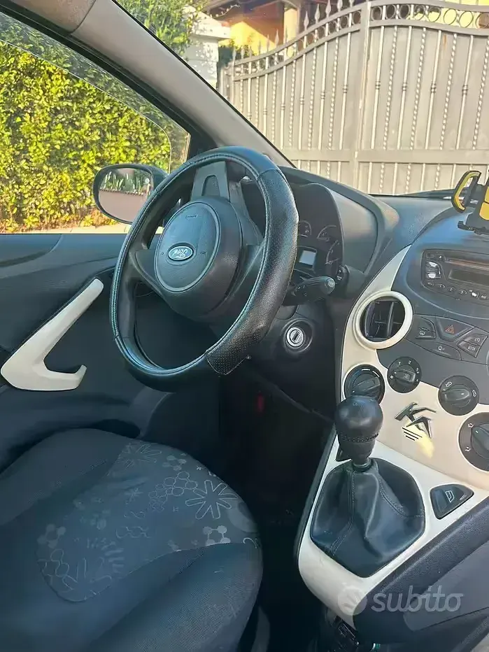 Usata Ford Ka 69 CV (50 kW) 2012 Nero Utilitaria
