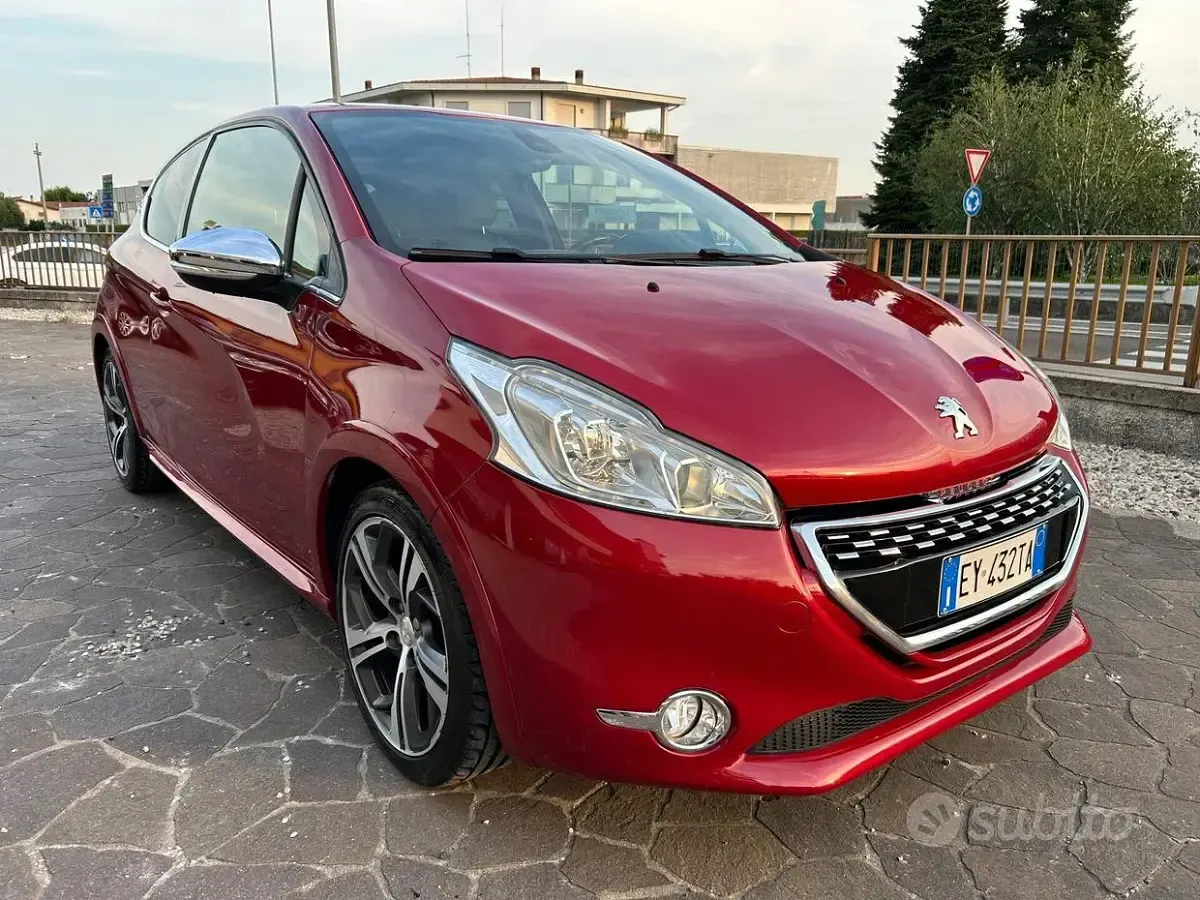 Usata Peugeot 208 GTi 200 CV (147 kW) 2015 Rosso Utilitaria