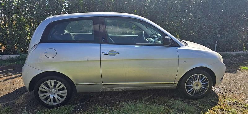 Usata Lancia Ypsilon 80 CV (58 kW) 2011 Grigio Utilitaria