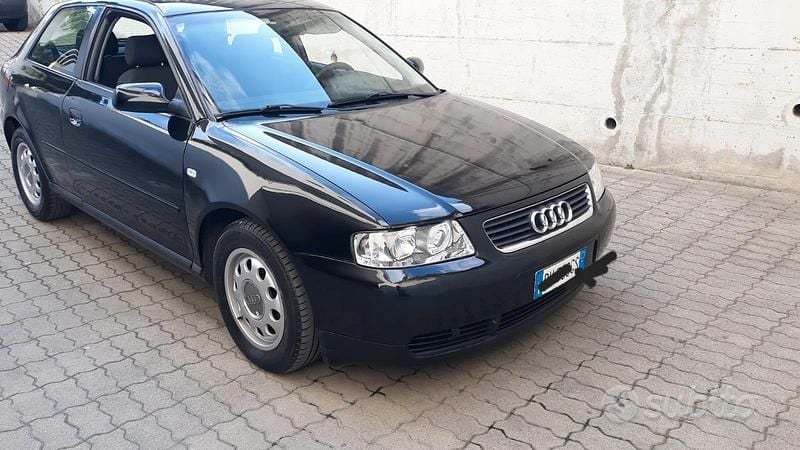 Usata Audi A3 90 CV (66 kW) 2001 Nero Utilitaria