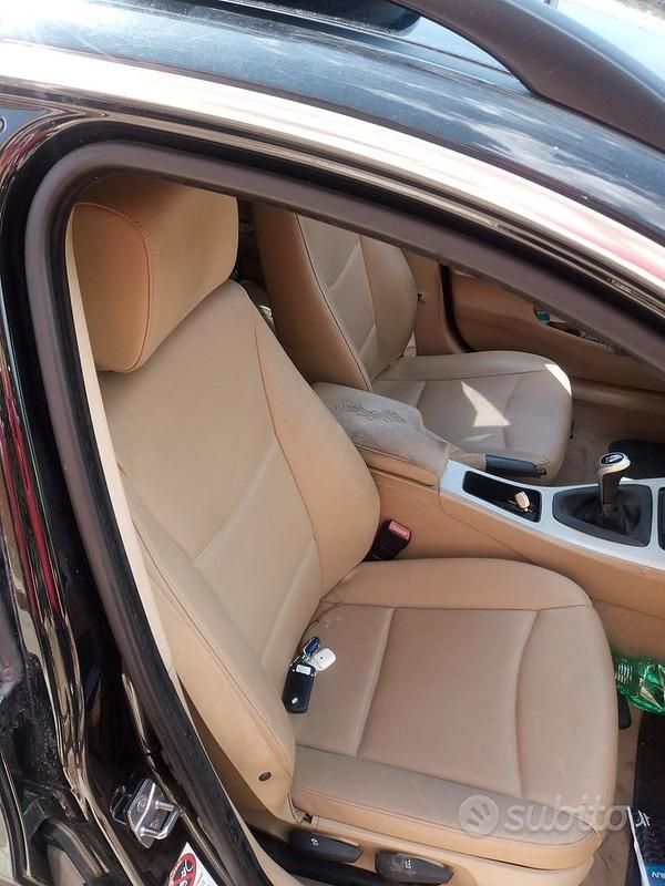 Usata BMW 318 2009 Nero Station wagon