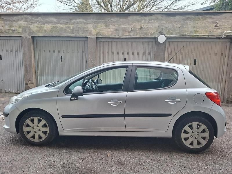 Usata Peugeot 207 73 CV (53 kW) 2008 Argento Berlina