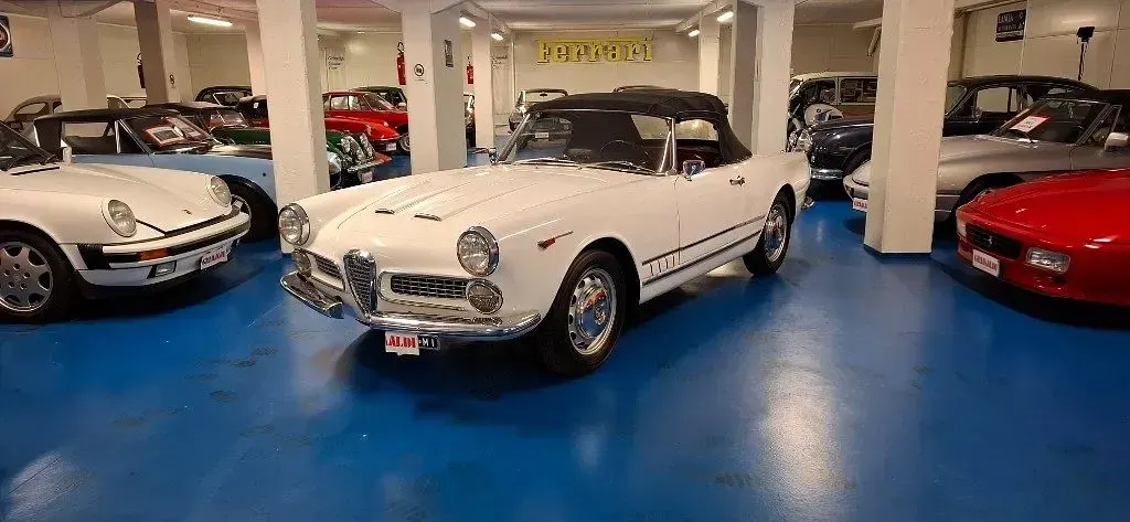 Usata Alfa Romeo 2000 116 CV (85 kW) 1960 Bianco / pastello Cabrio