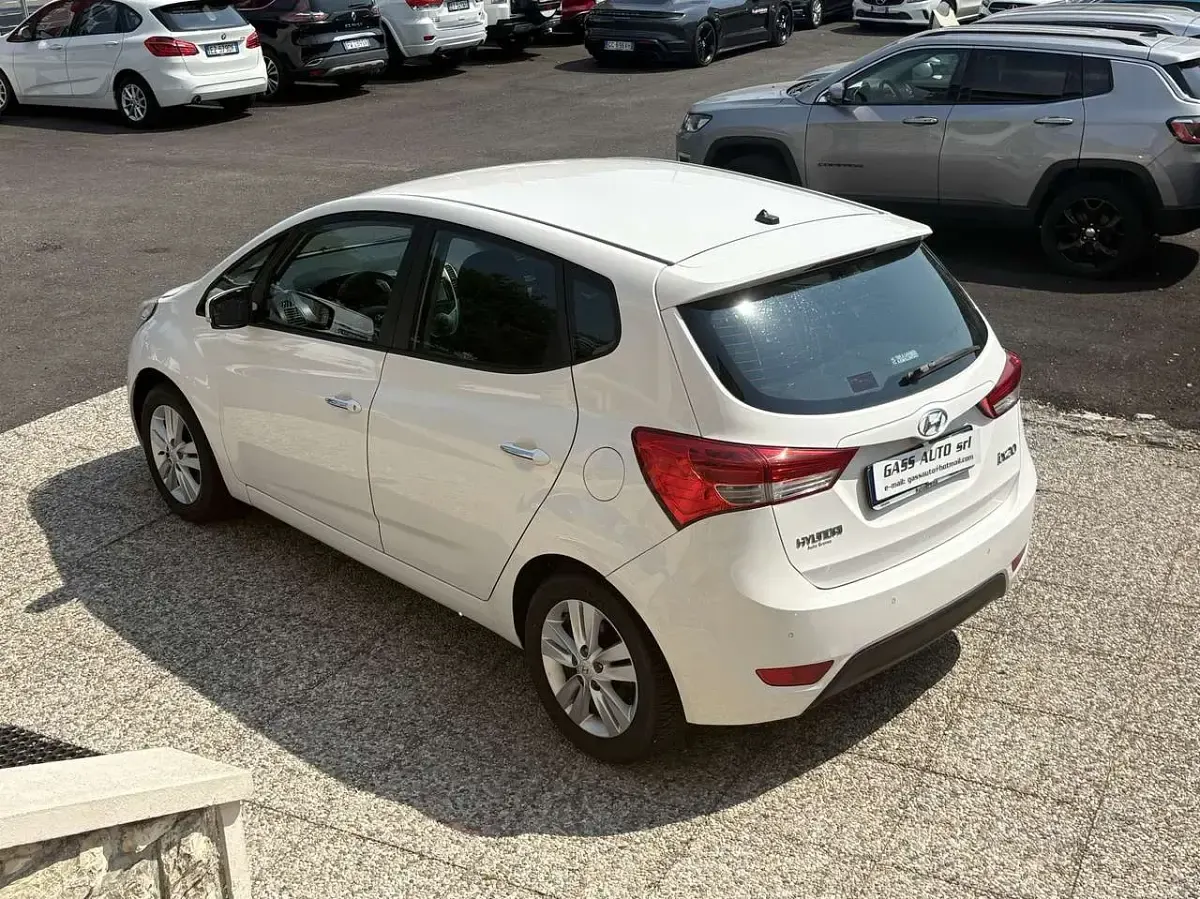 Usata Hyundai ix20 90 CV (66 kW) 2013 Bianco Utilitaria