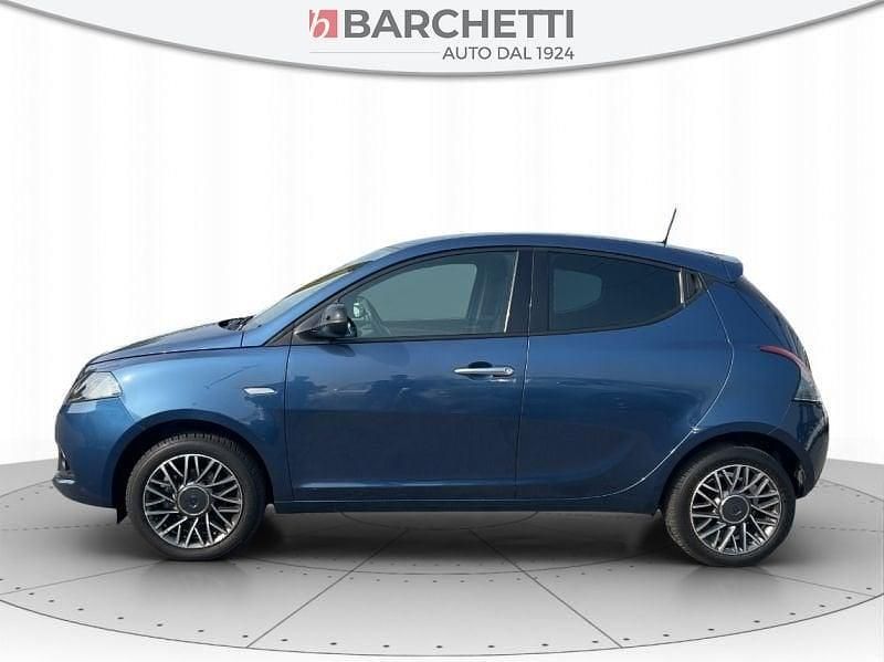 Usata Lancia Ypsilon Gold 69 CV (50 kW) 2021 Blu Utilitaria