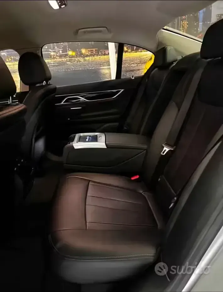 Usata BMW 750 Efficient Dynamics 450 CV (330 kW) 2016 Grigio Berlina