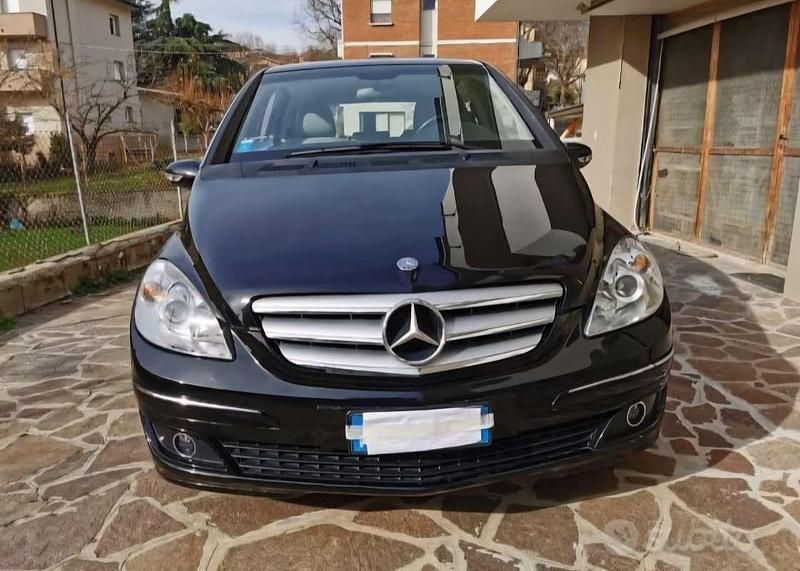 Usata Mercedes B200 Chrome 140 CV (102 kW) 2006 Nero Monovolume