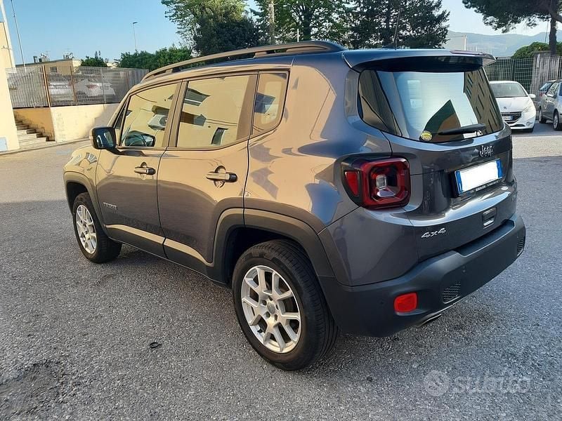 Usado Jeep Renegade Limited 140 CV (102 kW) 2019 Gris SUV