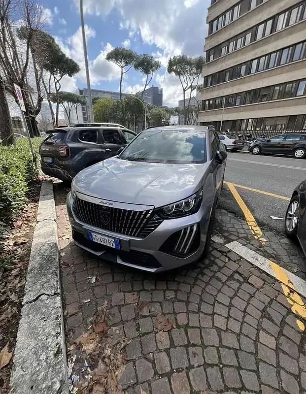 Usata Peugeot 2008 Allure 102 CV (75 kW) 2024 SUV