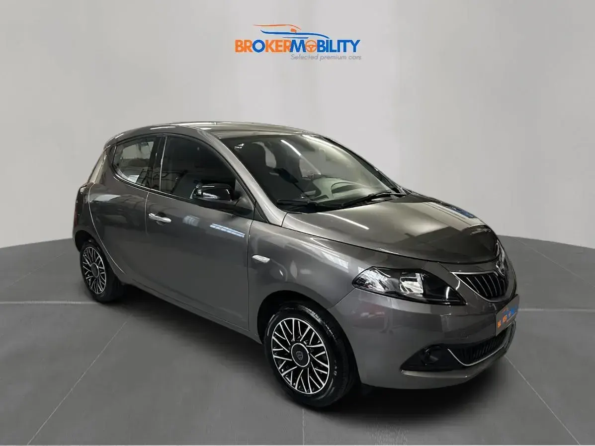 Usata Lancia Ypsilon S 69 CV (50 kW) 2024 Grigio Utilitaria
