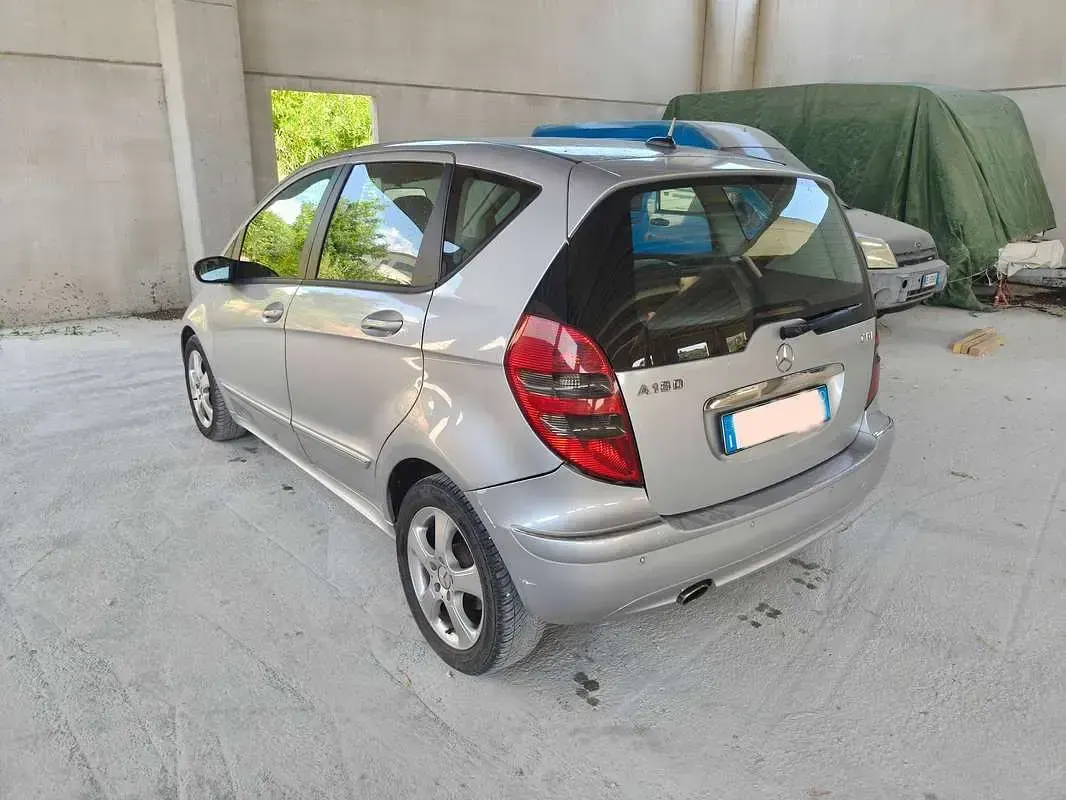 Usata Mercedes A180 Avantgarde Edition 109 CV (80 kW) 2008 Argento Monovolume