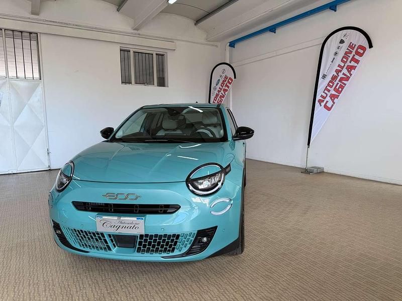 Usata Fiat 600 La Prima 110 CV (80 kW) 2025 Azzurro cielo metalizzato SUV