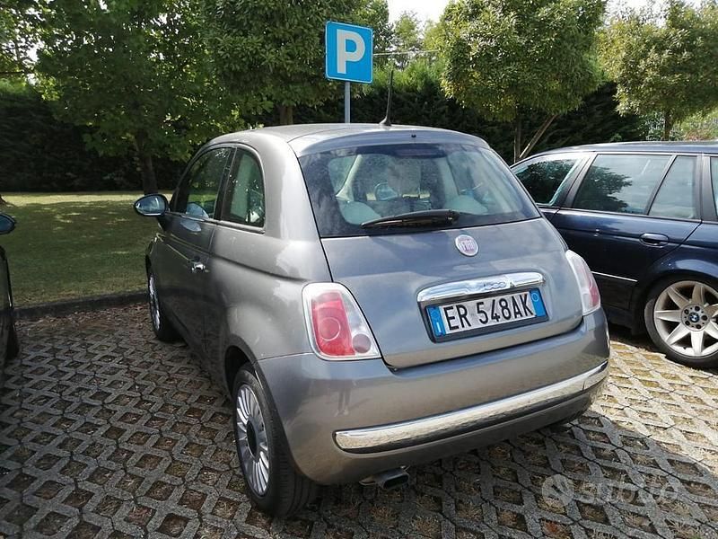 Grigio Usata 2013 Fiat 500 Lounge Due volumi | 6500 € (Buon prezzo) - Immagine 1/4