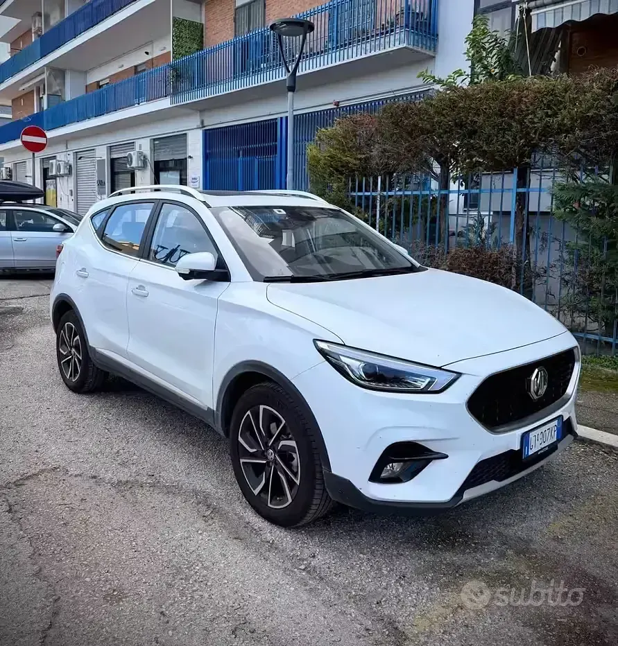 Usata MG ZS Luxury 106 CV (77 kW) 2024 Bianco SUV
