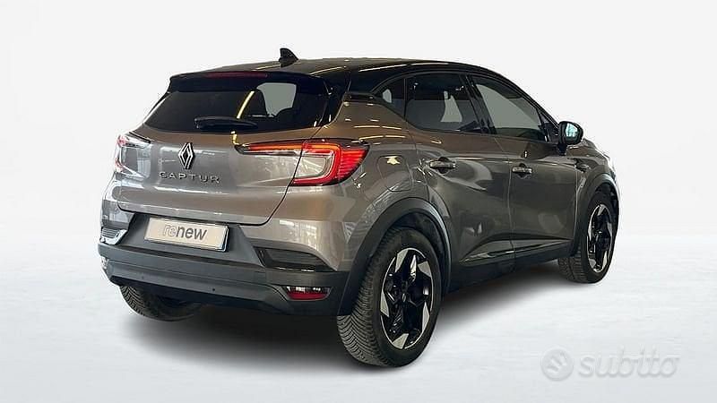 Usata Renault Captur Techno 90 CV (66 kW) 2025 Grigio chiaro SUV