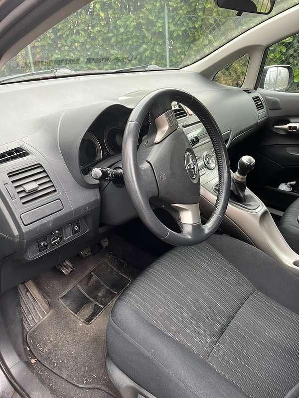 Usata Toyota Auris Sol 124 CV (91 kW) 2007 Utilitaria