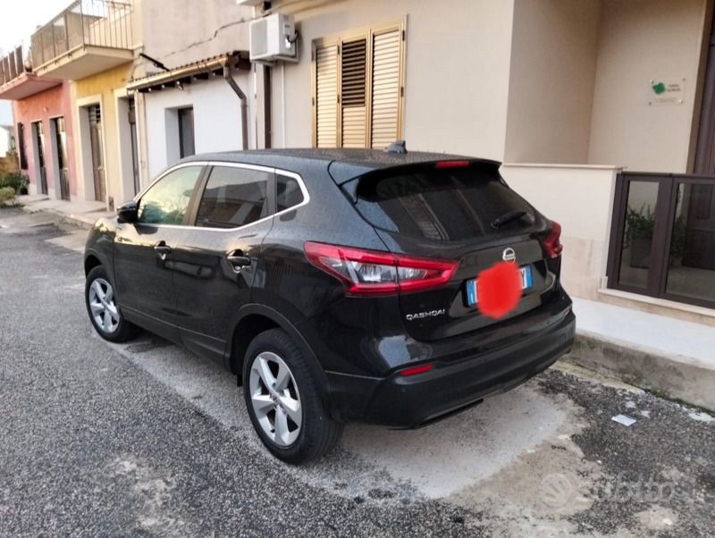 Nero Usata 2018 Nissan Qashqai SUV | 16.500 € (Molto cara) - Immagine 1/2
