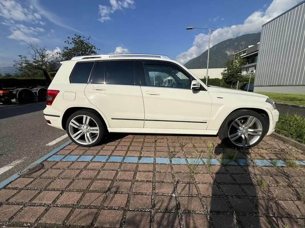 Usata Mercedes GLK250 Sport Edition 204 CV (150 kW) 2010 Bianco SUV