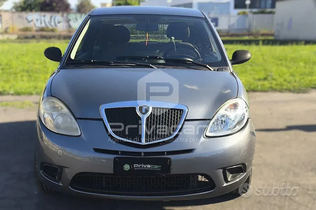 Usata Lancia Ypsilon 77 CV (56 kW) 2009 Grigio Utilitaria