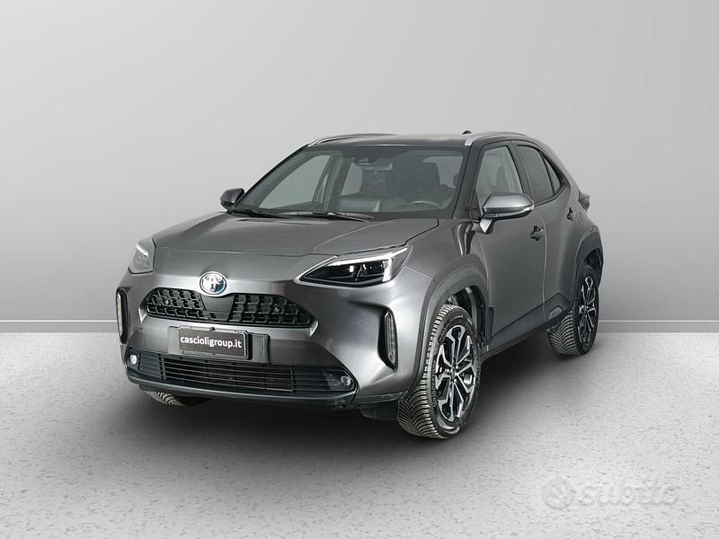 Usata Toyota Yaris Cross Trend 116 CV (85 kW) 2022 Dark grey SUV
