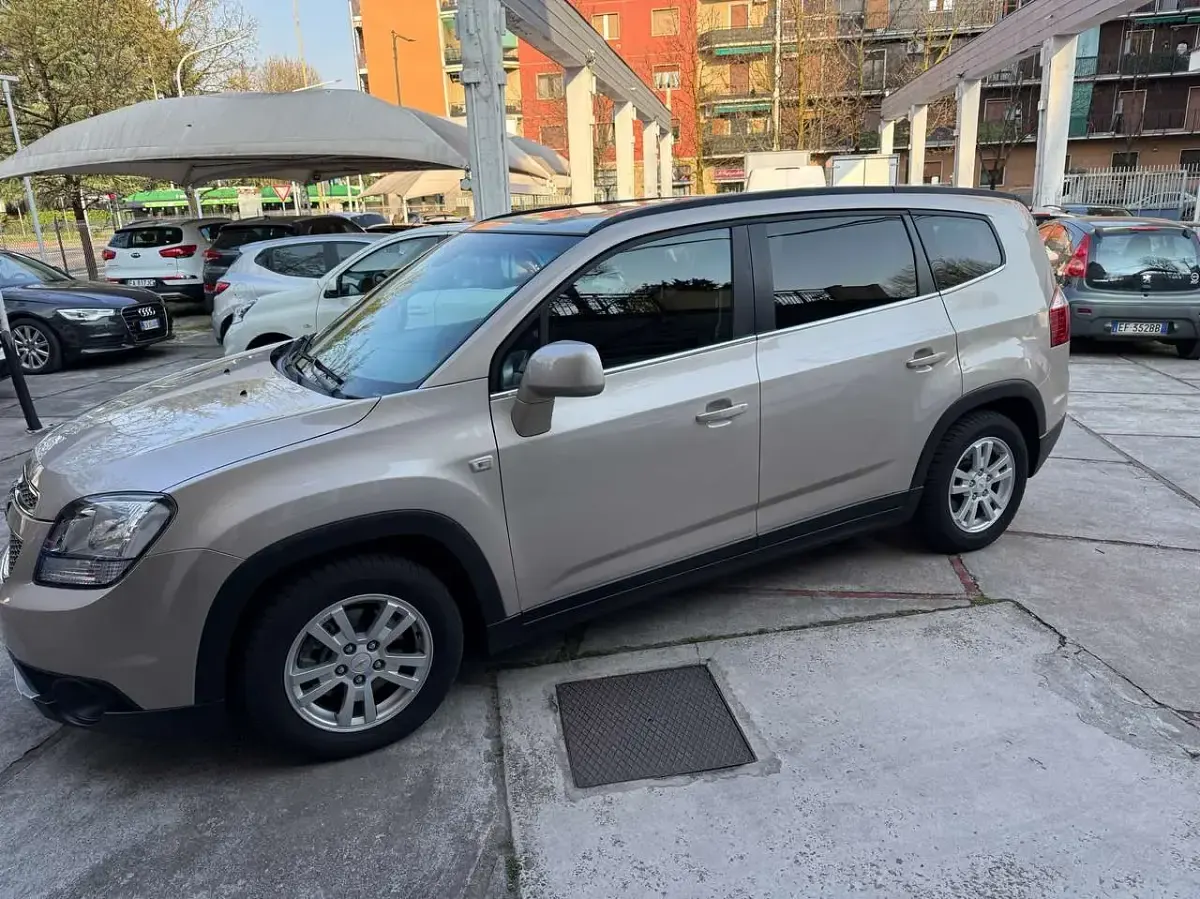 Usata Chevrolet Orlando LTZ 163 CV (119 kW) 2012 Grigio Monovolume
